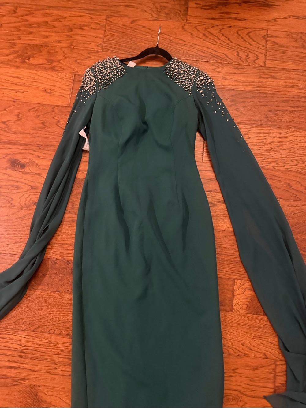 Elegant Emerald Green Beaded Shoulder Wedding Dress - Women